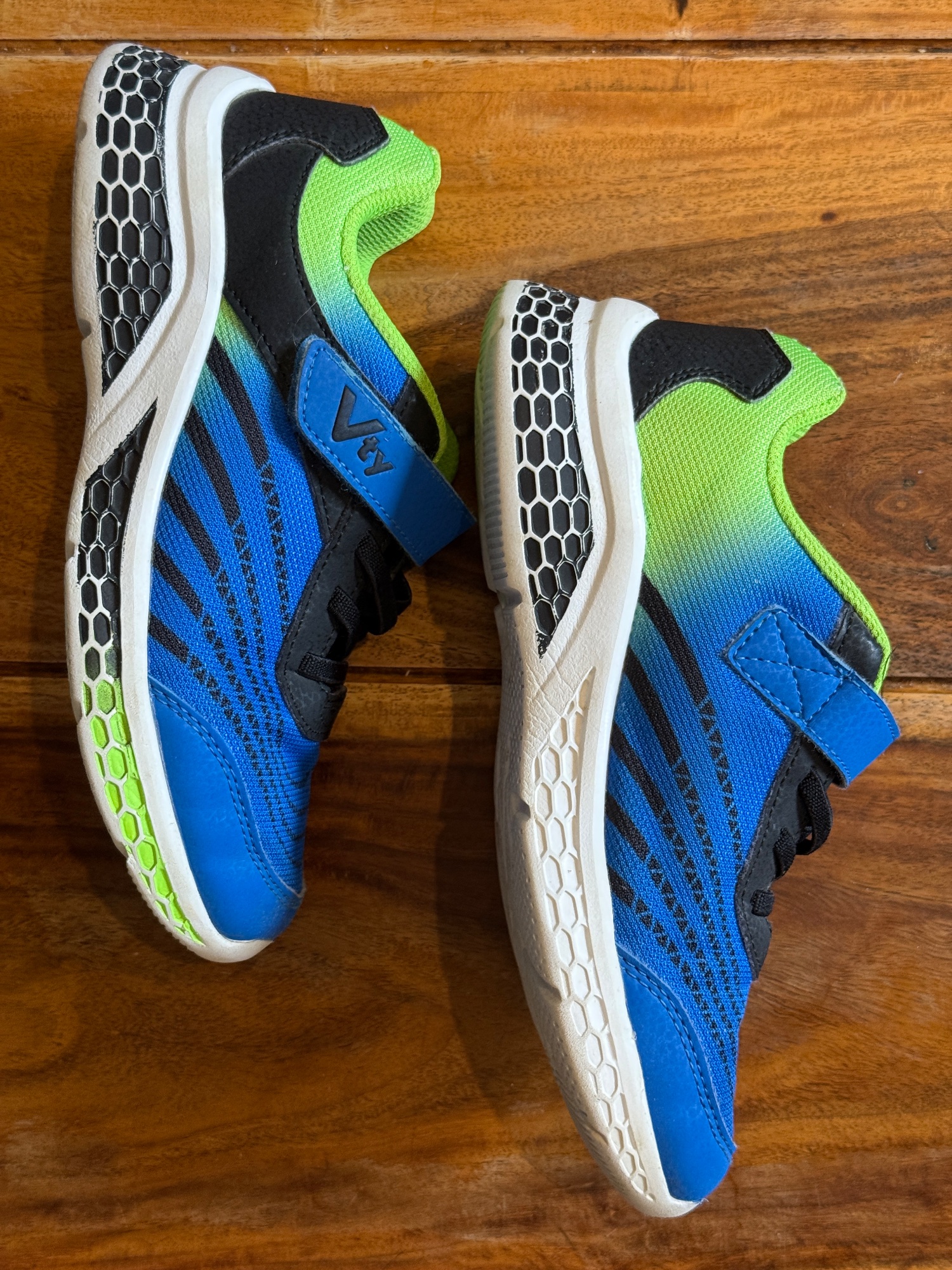 Kinder-Sportschuhe mit Klettverschluss