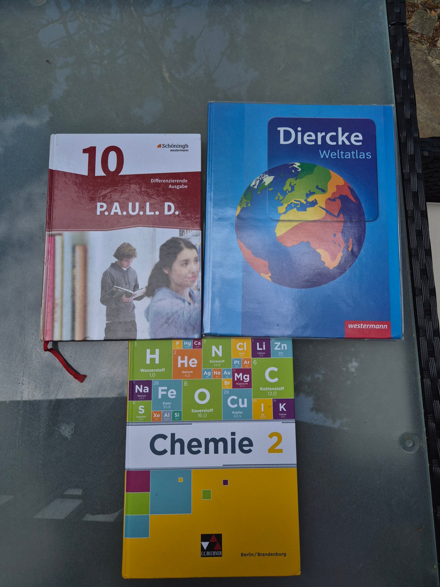Schulbücher, Schulbedarf deutsch französisch Atlas Geografie Vokabelhefte englisch